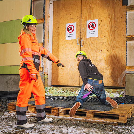 Priha vaatteet sopii mökille, pihahommiin, metsälle tai pilkille.